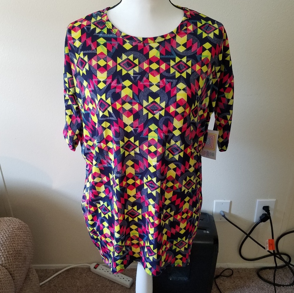 🧡 Nwt’s Lularoe Irma Top Size XS